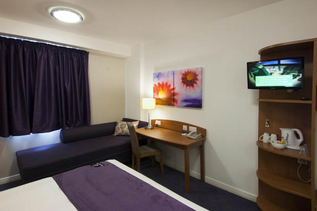 Premier Inn Cannock South Buitenkant foto