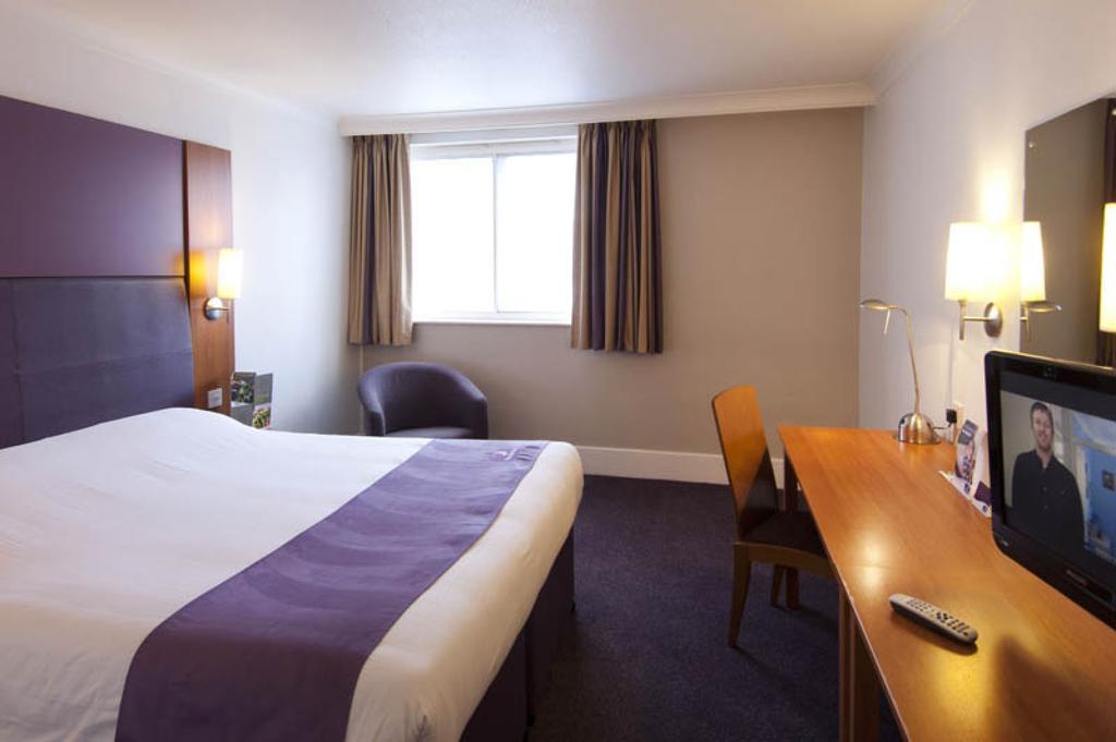 Premier Inn Cannock South Buitenkant foto